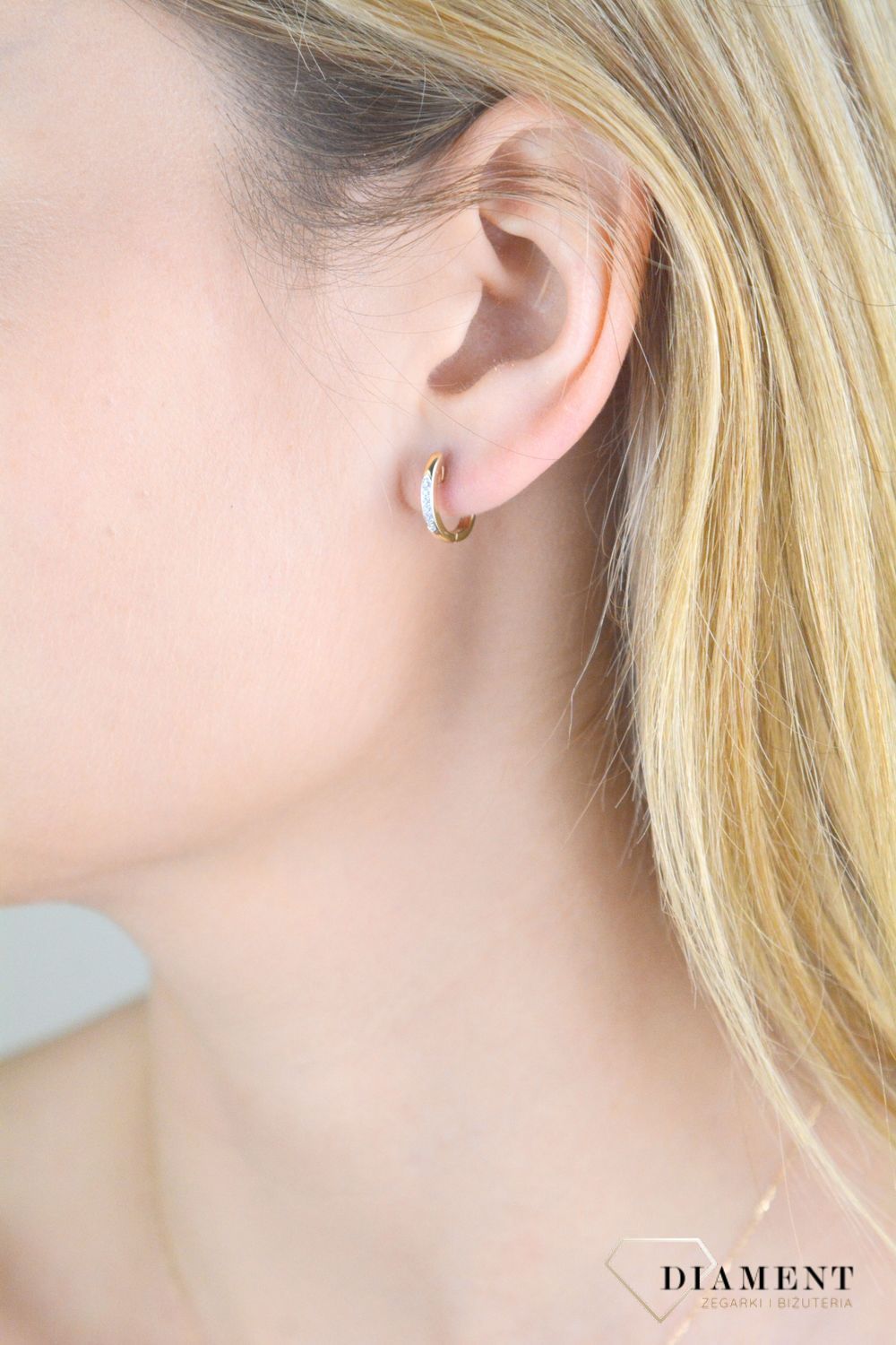 Kolczyki złote damskie 585 klasyczne angielskie z diamentami 0,05 ct E71735Y A.  Złote kolczyki damskie. Złote kolczyki z zapięciem angielskim. Kolczyki złote z diamentami. Kolczyki złote klasyczne z diamentami. Kolczyki zło.jpg